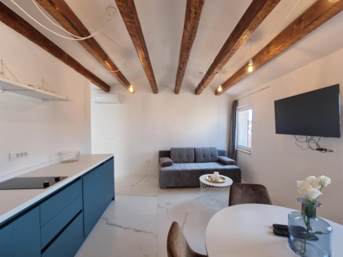 As Deluxe Apartments 피란 외부 사진