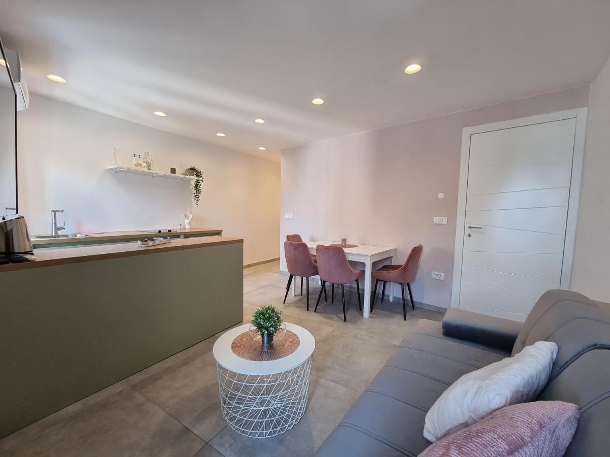 As Deluxe Apartments 피란 외부 사진