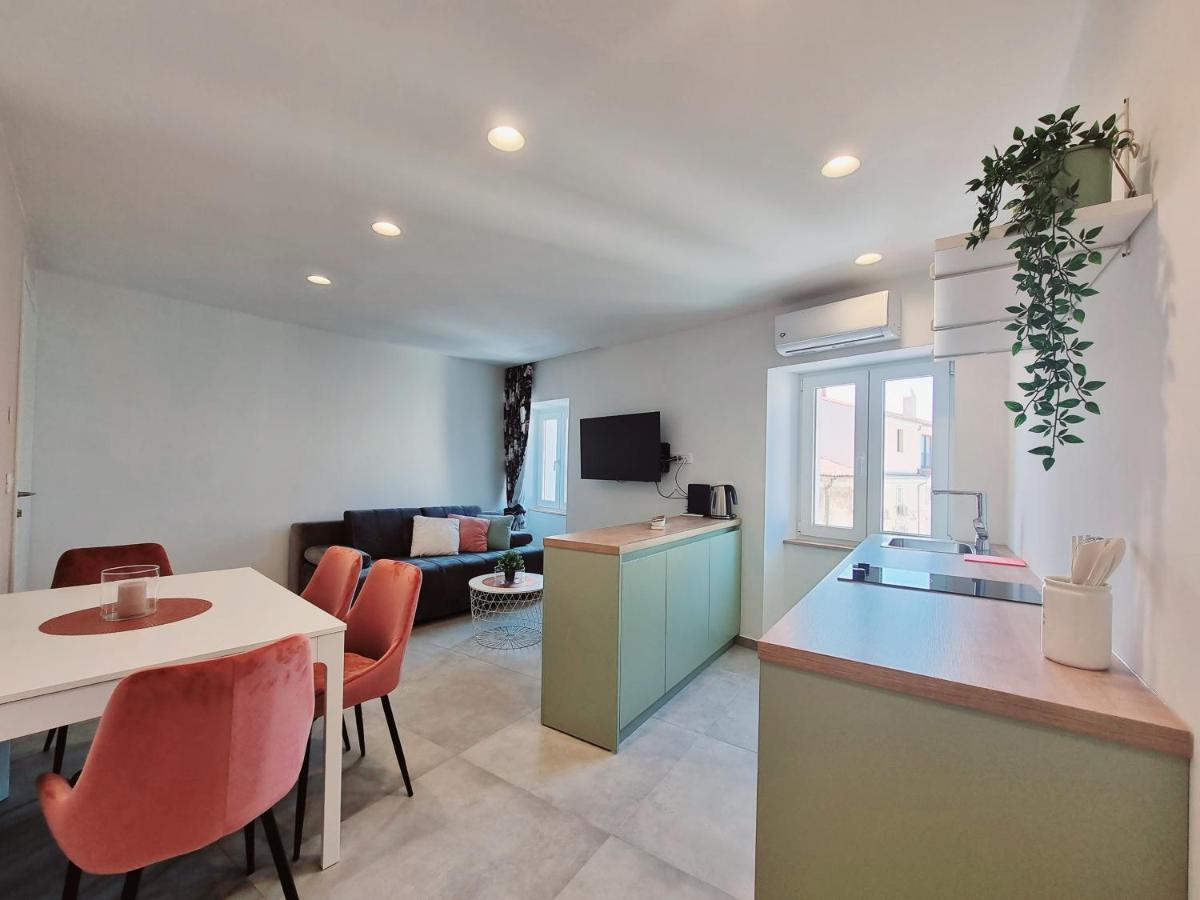 As Deluxe Apartments 피란 외부 사진