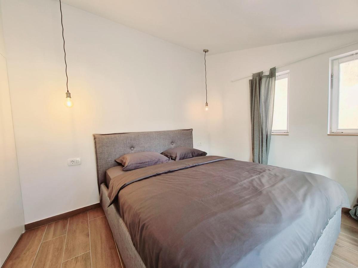 As Deluxe Apartments 피란 외부 사진