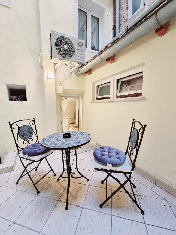 As Deluxe Apartments 피란 외부 사진